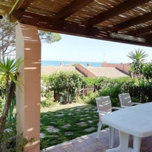 Фотография гостевого дома "Ruby Seadragon Holiday Home" a 80 m dal mare con giardino recintato P5584