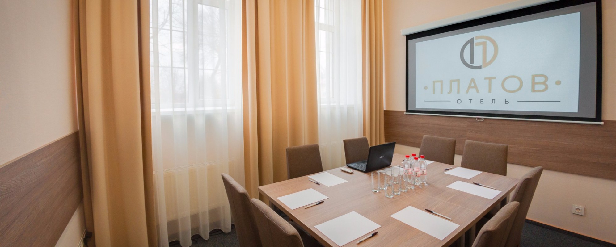 Фотографии комнаты для переговоров Платов