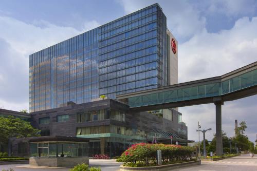 Фотография гостиницы Sheraton Grand Bangalore Hotel at Brigade Gateway