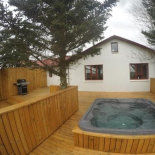 Фотография гостевого дома Hellatún Guest House!