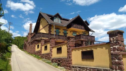 Фотографии гостиницы
Balatoni Panoráma Villa