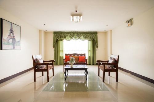 Фотография гостиницы Vaccinated Staff - OYO 236 Hotel Edmundo