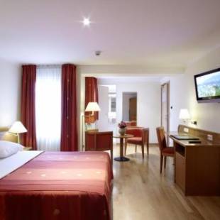 Фотографии гостиницы
Hotel Perrin - former Carlton