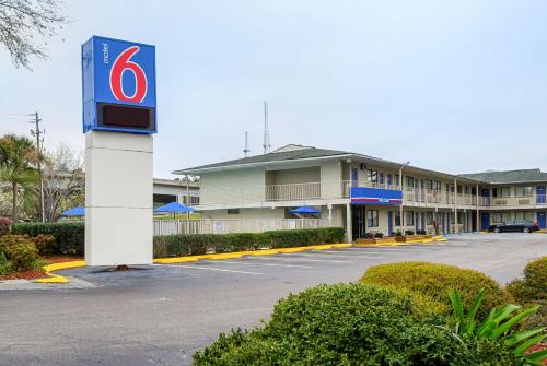 Фотография гостиницы Motel 6-Charleston, SC - South