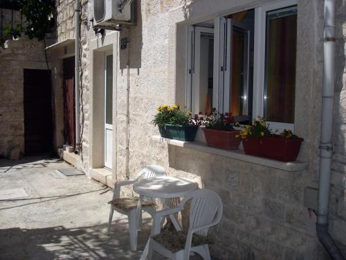 Фотография гостевого дома Apartments by the sea Pucisca, Brac - 11263