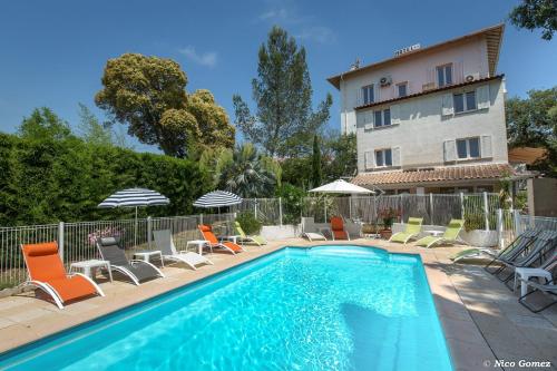 Фотография гостиницы Le Thimothée : Hôtel & Studios