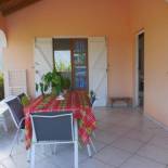 Фотография гостевого дома Maison de 2 chambres avec jardin clos et wifi a Sainte Anne a 3 km de la plage