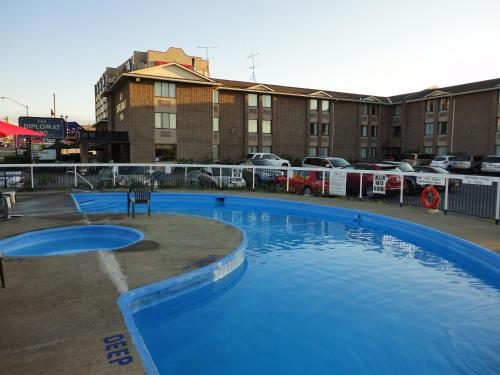 Фотография гостиницы Diplomat Inn