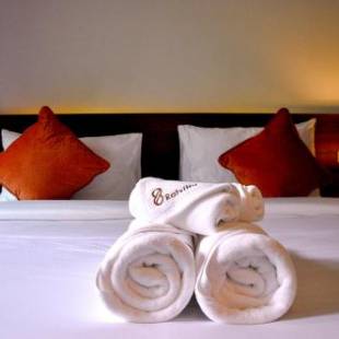 Фотографии гостиницы
The Eight Ratvithi House - SHA Certified