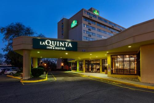 Фотография гостиницы La Quinta by Wyndham Secaucus Meadowlands