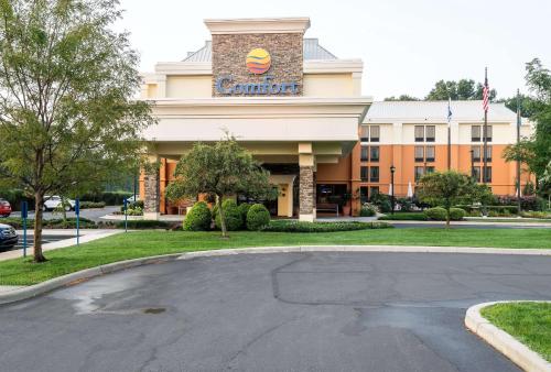 Фотография гостиницы Comfort Inn and Suites Newark