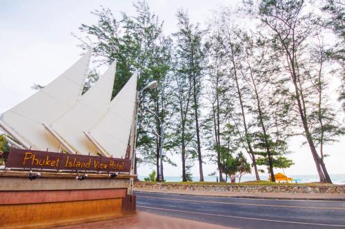 Фотография гостиницы Phuket Island View - SHA Extra Plus
