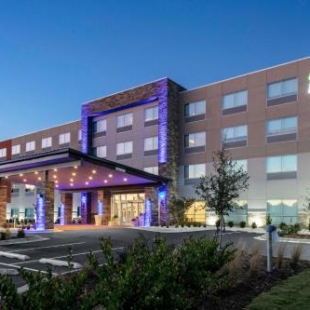 Фотография гостиницы Holiday Inn Express & Suites - Wilmington West - Medical Park, an IHG Hotel