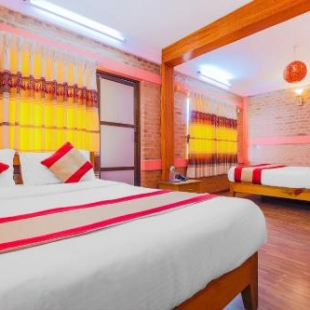 Фотография гостевого дома Hotel Everest Window View