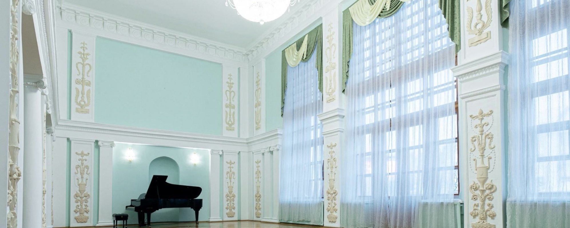 Фотографии концертного зала Романсовая гостиная Курской государственная филармонии
