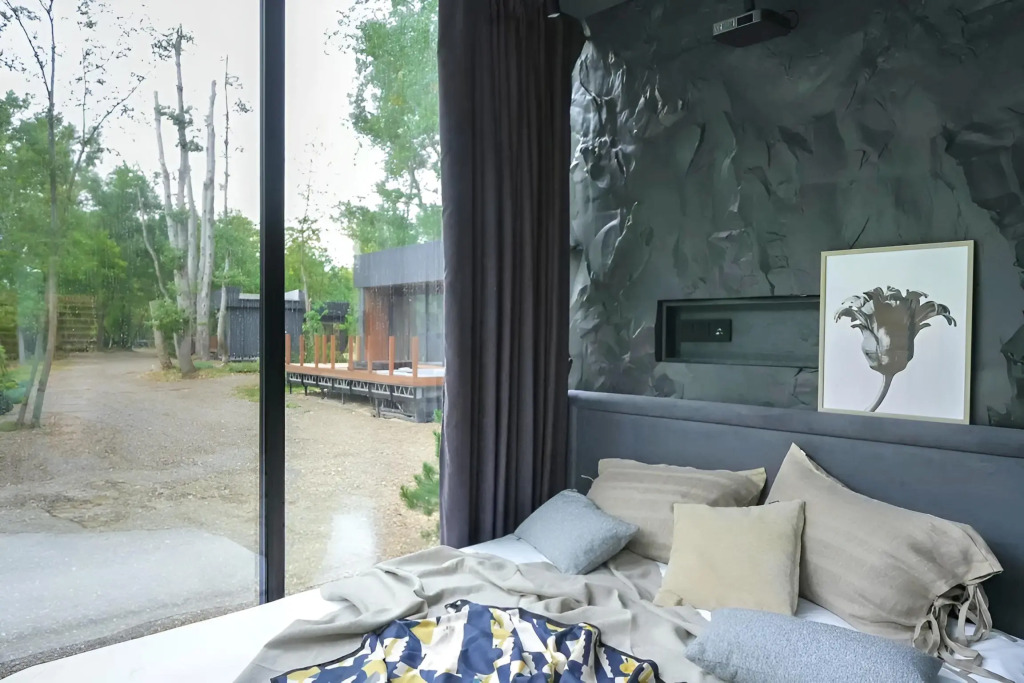 Фотография Коттеджа Частный Дом на Берегу Реки с Авторским Дизайном