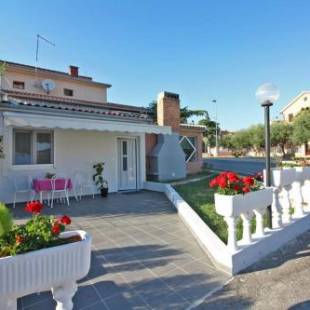 Фотографии гостевого дома 
            Apartments with a parking space Fazana - 16808