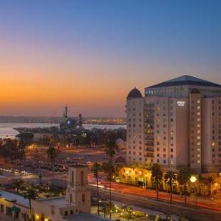 Фотографии гостиницы 
            Embassy Suites by Hilton San Diego Bay Downtown