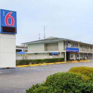 Фотографии гостиницы
Motel 6-Charleston, SC - South