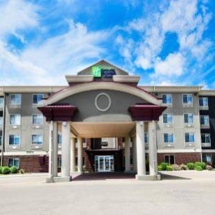 Фотографии гостиницы 
            Holiday Inn Express Hotel & Suites Grand Forks, an IHG Hotel