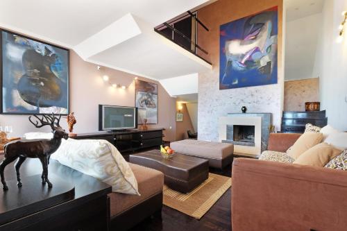 Фотографии апарт отеля
Villa Tower Gardos