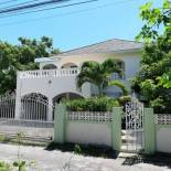 Фотография гостевого дома Green's Palace Jamaica