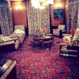 Фотография мини отеля Houseboat Young Snow View Front Line Dal Lake