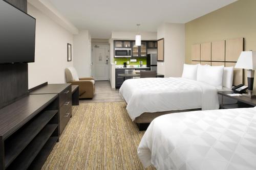 Фотография гостиницы Candlewood Suites Alexandria West, an IHG Hotel