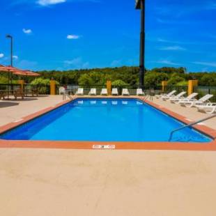 Фотографии гостиницы 
            Quality Inn Dandridge