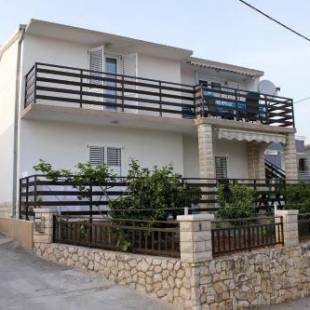 Фотографии гостевого дома 
            Apartments by the sea Seget Vranjica, Trogir - 6094