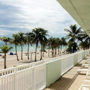 Фотография мотеля Diane Oceanfront Suites