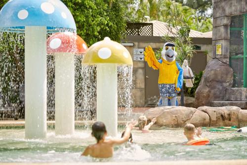 Фотография гостиницы Ashmore Palms Holiday Village