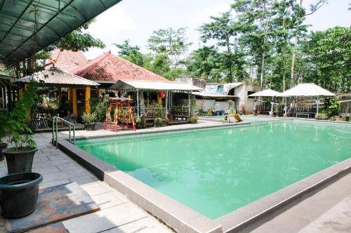 Фотографии гостиницы
OYO 563 Damar Mas Resort Lereng Kelud