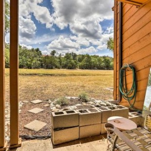 Фотография гостевого дома Cozy Condo with Patio and Grill Less Than 2 Mi to Jacobs Well