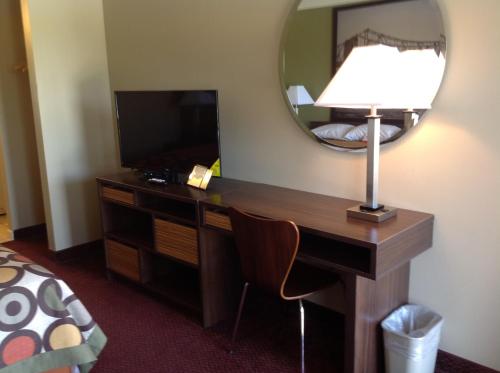 Фотография мотеля Super 8 by Wyndham Picayune