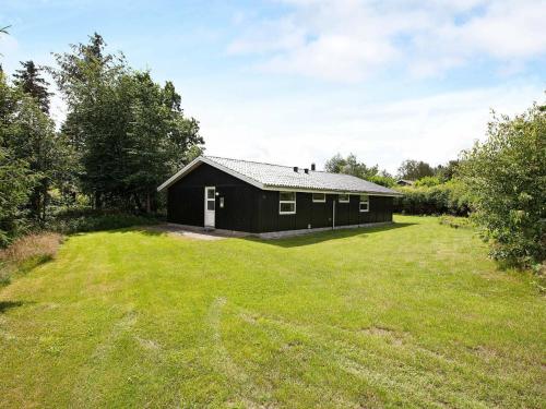 Фотография гостевого дома Three-Bedroom Holiday home in Knebel 30