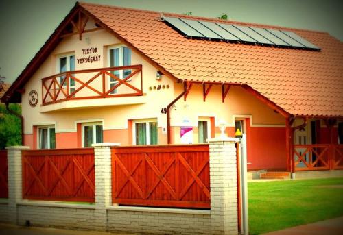 Фотография гостевого дома Viktor Vendégház és Apartmanház
