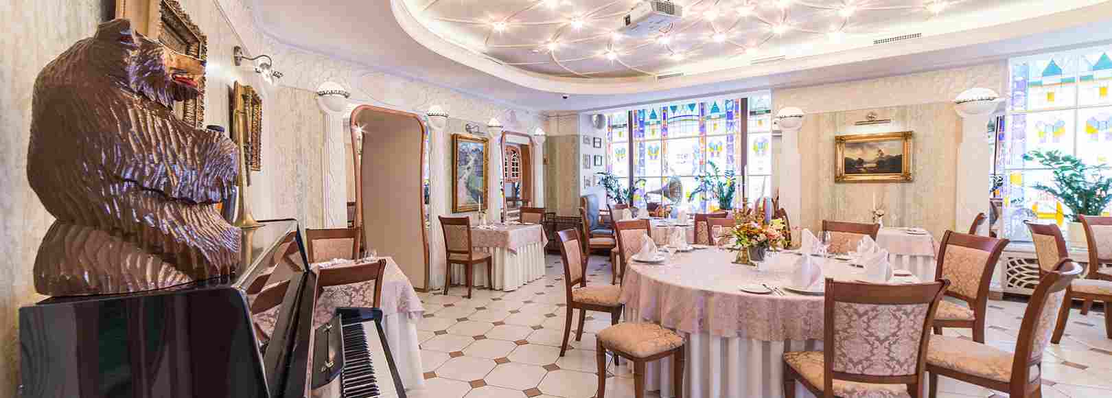 Фотография банкетного зала 1913 год Витражный зал