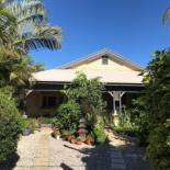 Фотография мотеля Tallow Beach Motel - Adults Only