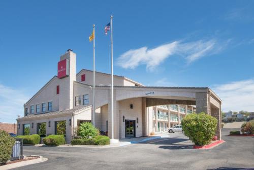 Фотография гостиницы Ramada by Wyndham Albuquerque Airport