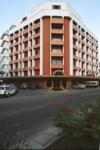 Фотография гостиницы Royal Court Hotel