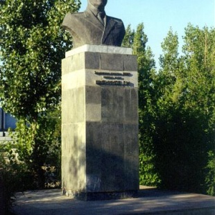 Фотография памятника Памятник Г.М.Шубникову