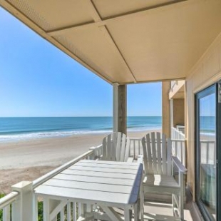 Фотография гостевого дома Breezy Oceanfront Condo with Lanai, Steps to Beach!