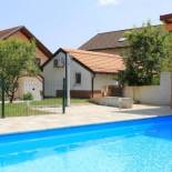 Фотография гостевого дома Family friendly apartments with a swimming pool Grabovac, Plitvice - 17532