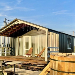 Фотография Коттеджа Частный Дом Уютный для Отдыха с Видом на Лес