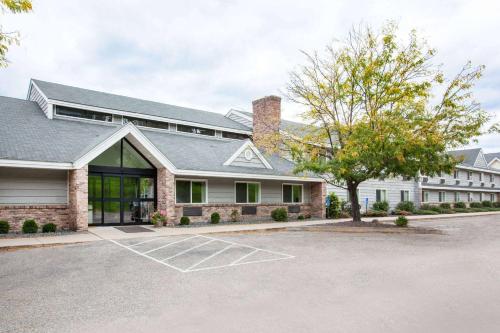 Фотография гостиницы AmericInn by Wyndham Red Wing