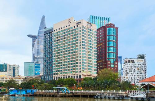 Фотография гостиницы Renaissance Riverside Hotel Saigon