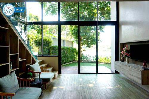 Фотографии гостиницы
The Lake Chalong Hotel SHA Plus