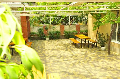 Фотография гостевого дома Радуга на Черноморской