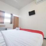 Фотография гостевого дома RedDoorz Plus @ Alam Raya Hotel